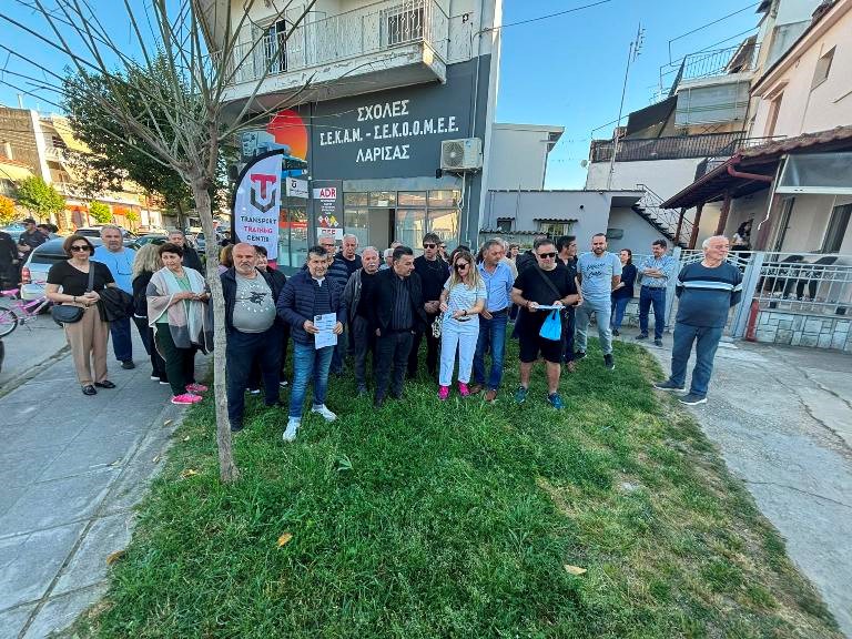 Πλημμυροπαθείς έκαψαν τα "ραβασάκια" του ΕΝΦΙΑ